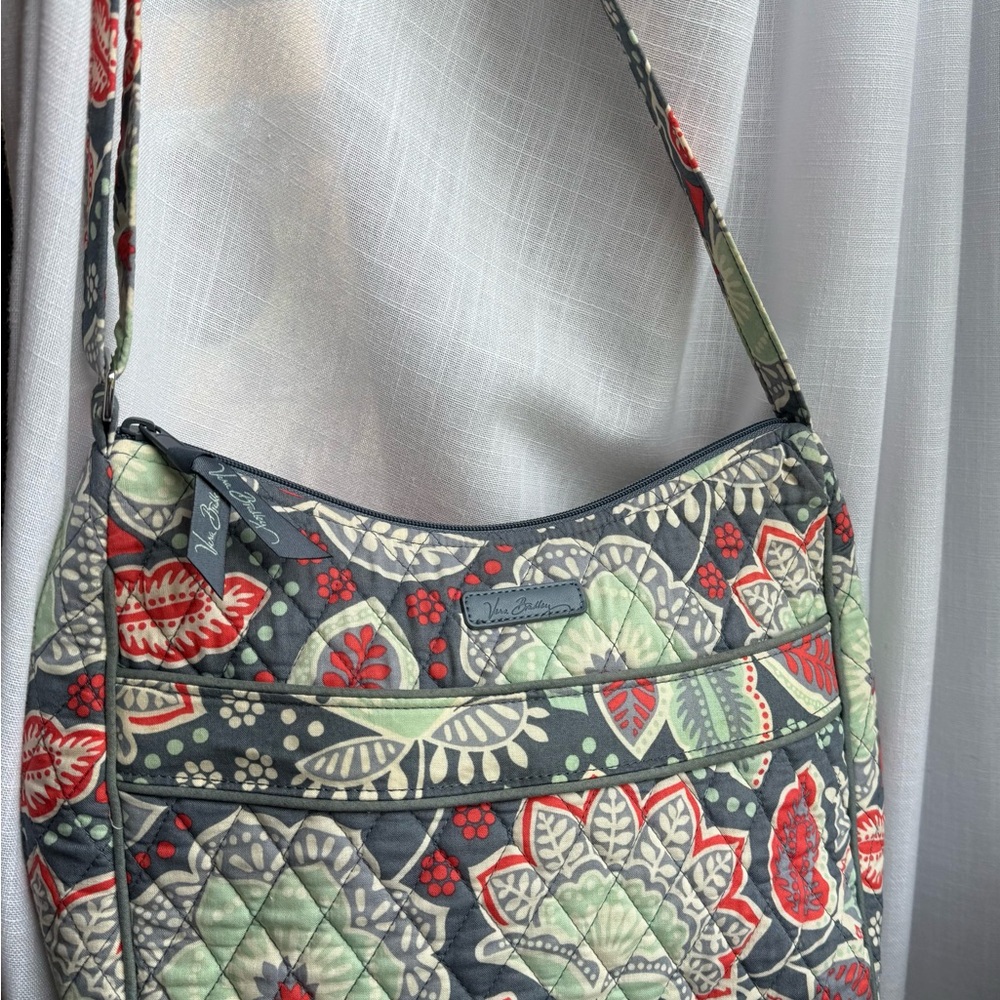 Vera Bradley Crossbody in “Nomadic Floral” EUC